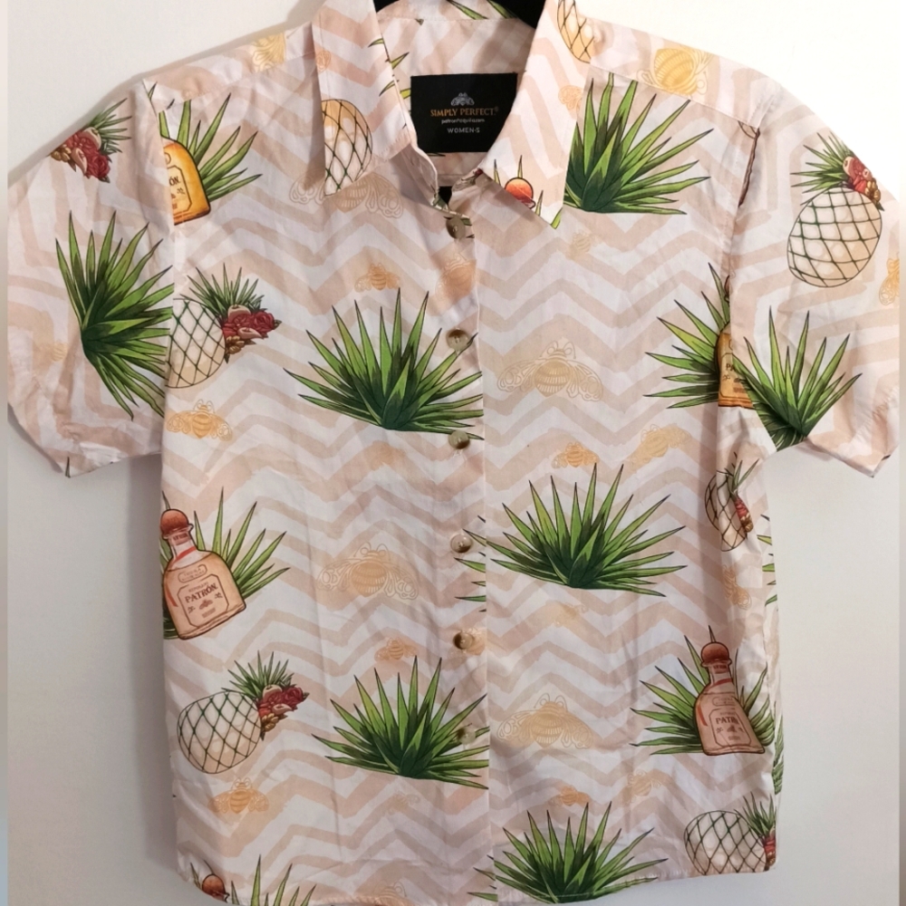 Patròn Tequila Button Up - Picture 2 of 5